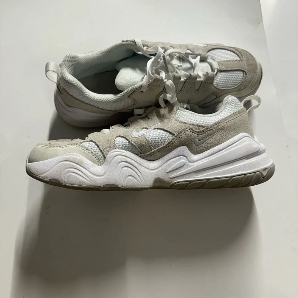 Nike White and Gray Sneakers - Picture 3 of 8